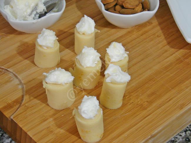 Kaymaklı Bademli Krep Lokması - Yapılışı (5/8) 