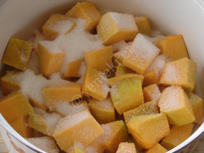 Tahinli Kabak Tatlısı - Yapılışı (3/12) 