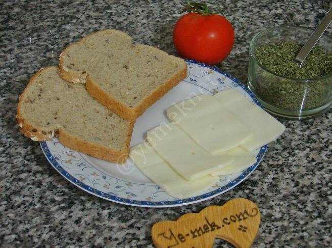 Fesleğenli Domatesli Ekmek Dilimleri - Yapılışı (1/12) 