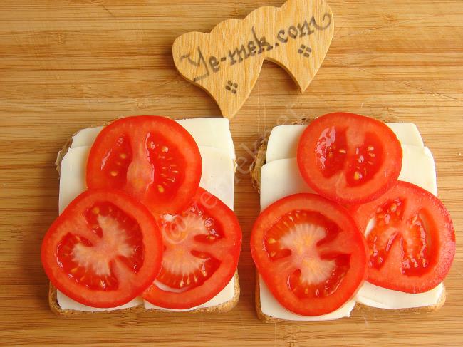 Fesleğenli Domatesli Ekmek Dilimleri - Yapılışı (4/12) 