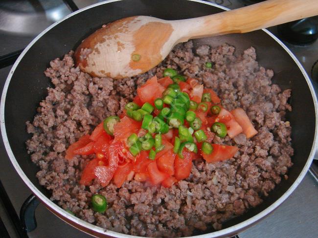 Kıymalı Yumurta - Yapılışı (3/8) 