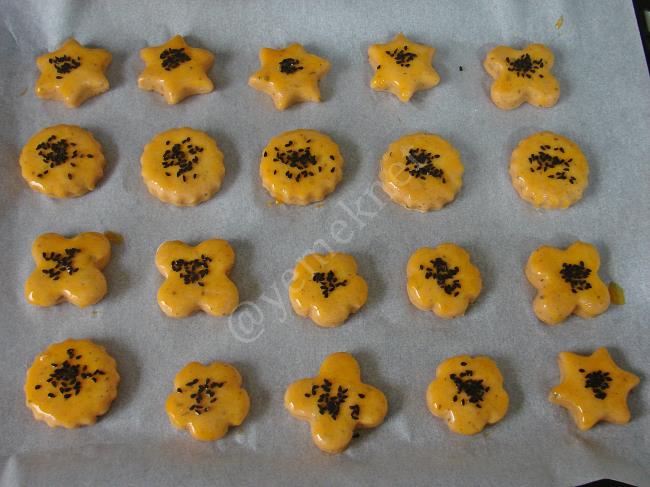 Salçalı Kurabiye - Yapılışı (10/16) 