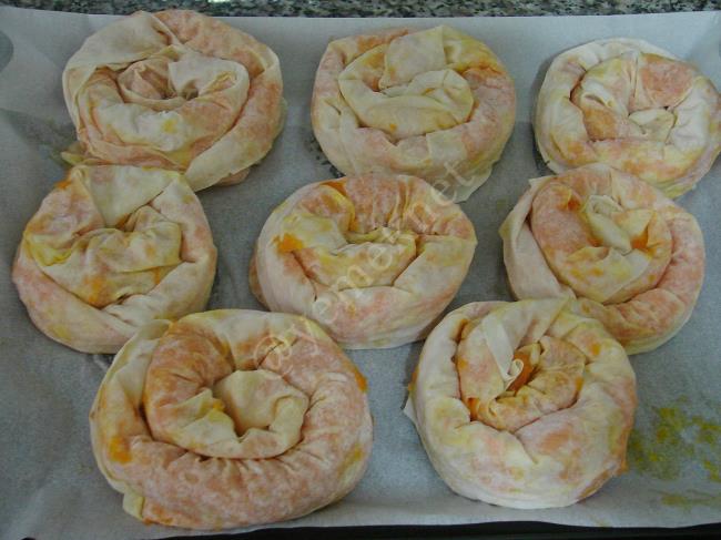 Balkabaklı Tatlı Börek - Yapılışı (10/16) 