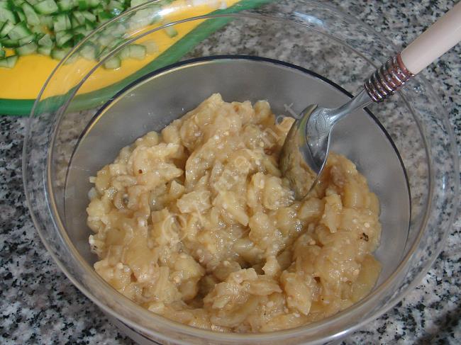 Köz Patlıcanlı Gavurdağ Salatası - Yapılışı (3/8) 