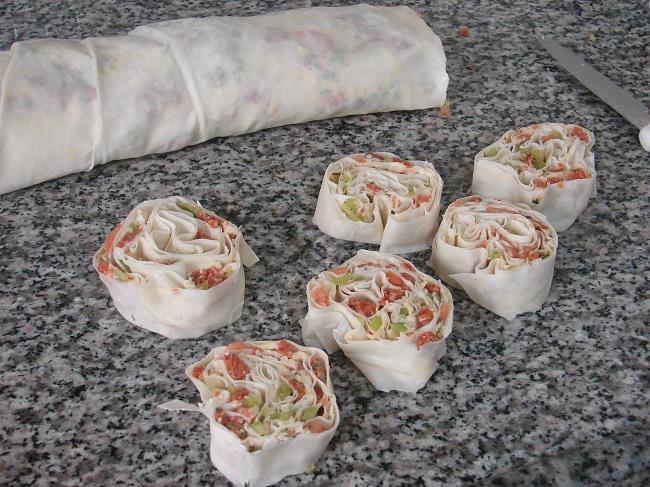 Yufkalı Rulo Pizza - Yapılışı (11/16) 