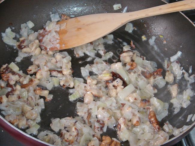 Cevizli Mantar Kavurması - Yapılışı (6/12) 