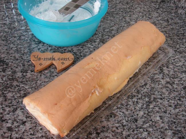 Pastane Usulü Muzlu Rulo Pasta Nasıl Yapılır? (19/24) Resimli Yemek