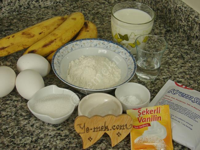 Pastane Usulü Muzlu Rulo Pasta - Yapılışı (1/24) 