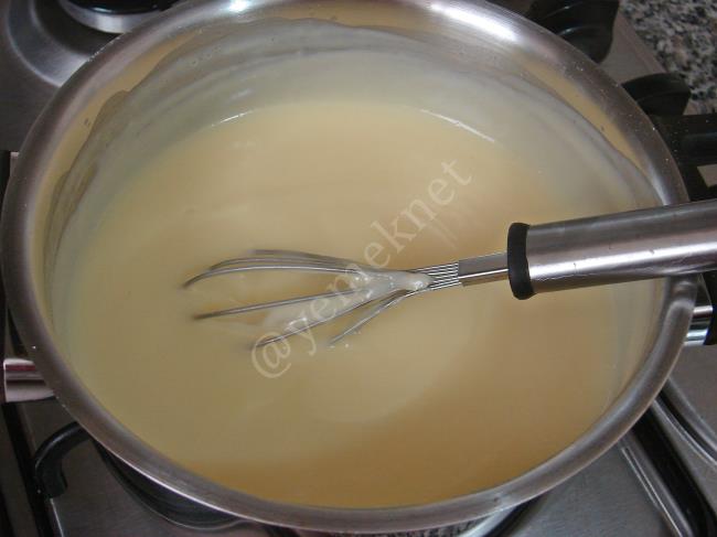 Pastane Usulü Muzlu Rulo Pasta - Yapılışı (10/24) 