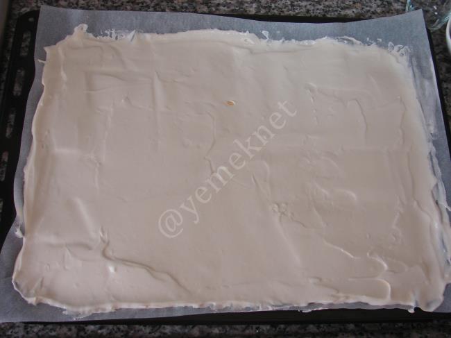 Pastane Usulü Muzlu Rulo Pasta - Yapılışı (6/24) 