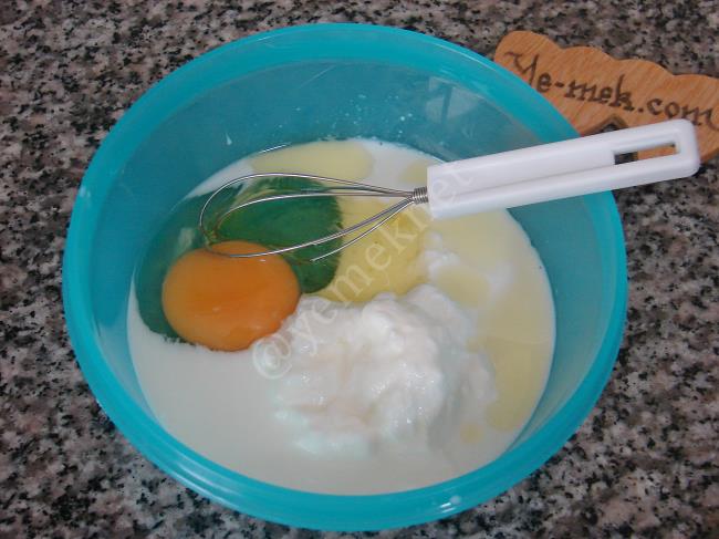 Peynirli Tava Böreği - Yapılışı (2/16) 