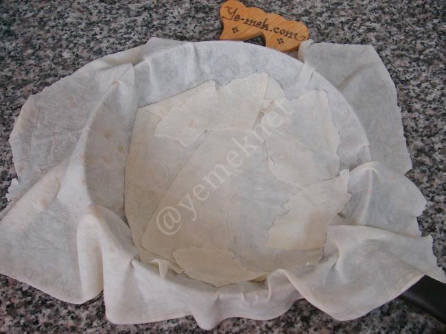 Peynirli Tava Böreği - Yapılışı (6/16) 