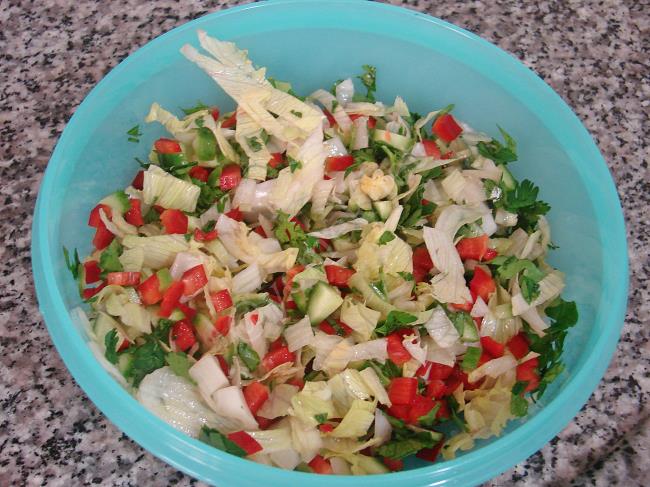 Soya Filizli Mevsim Salatası - Yapılışı (3/8) 