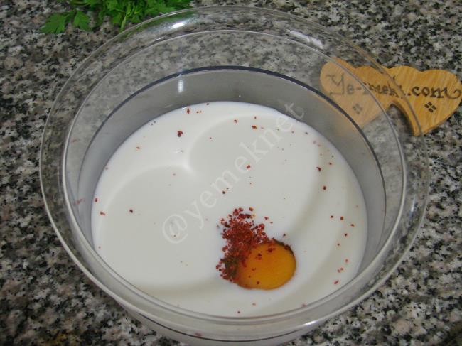 Kahvaltılık Peynirli Pofuduk Pankek - Yapılışı (3/12) 