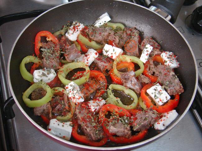 Kavurmalı Yumurta - Yapılışı (4/8) 