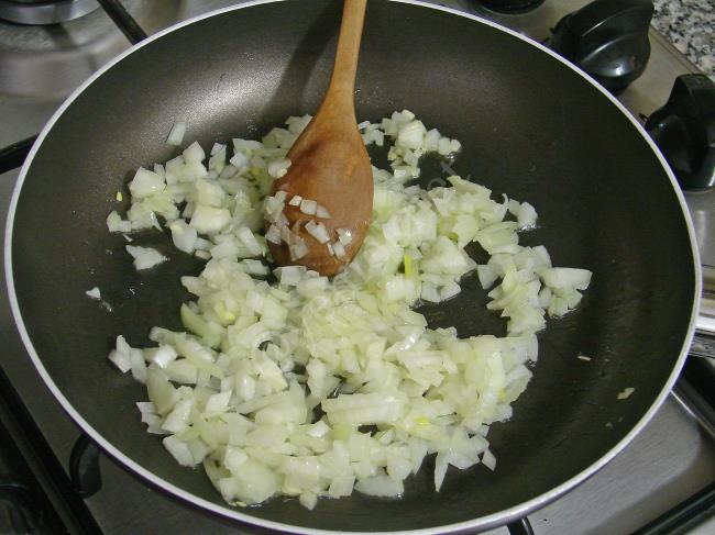 Kıymalı Krep Böreği - Yapılışı (2/16) 