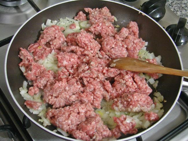 Kıymalı Krep Böreği - Yapılışı (3/16) 