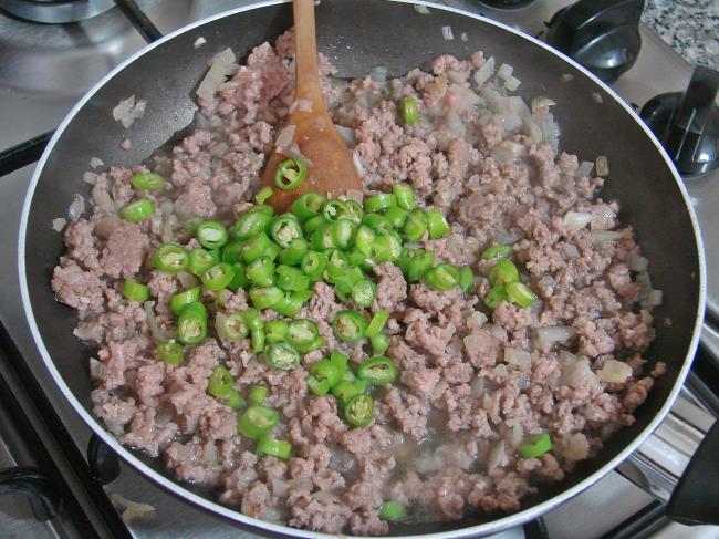 Kıymalı Krep Böreği - Yapılışı (4/16) 