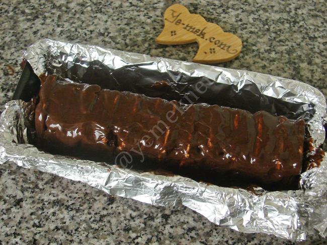 İki Renkli Bisküvili Pasta - Yapılışı (9/12) 