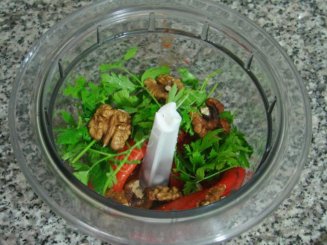 Kahvaltılık Közlenmiş Kırmızı Biber Ezmesi - Yapılışı (3/8) 