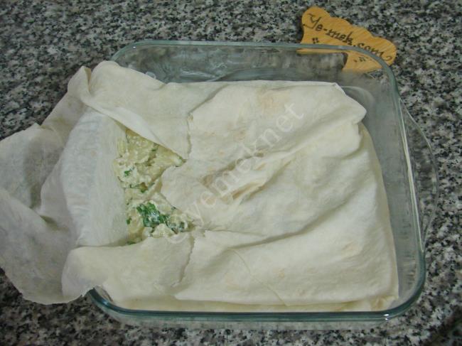 Makarnadan Yalancı Su Böreği - Yapılışı (8/16) 