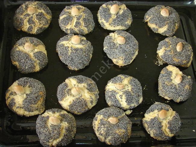 Haşhaşlı Bademli Şekerpare - Yapılışı (8/12) 