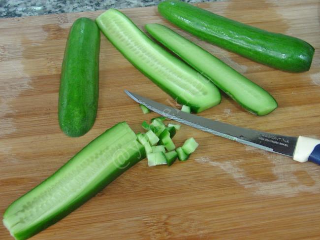 Küp Salatalıklı Cacık - Yapılışı (2/12) 