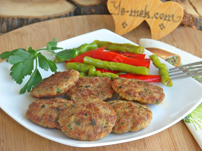 Patatesli Kıbrıs Köftesi - Yapılışı (6/8) 