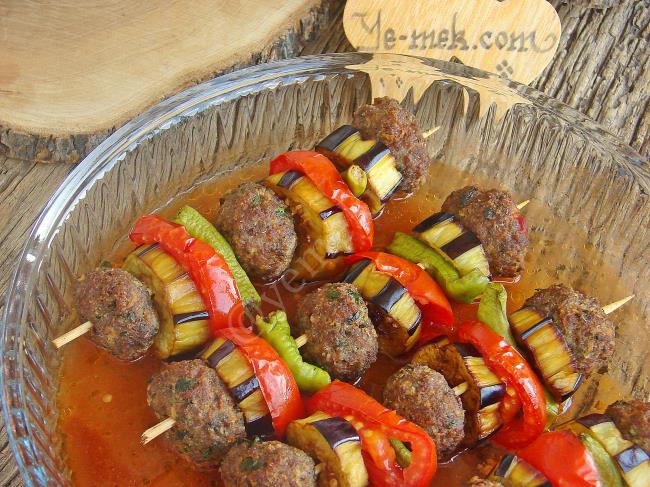 Sebzeli Şiş Köfte - Yapılışı (10/12) 