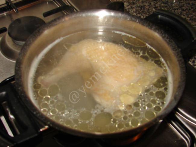 Bademli Tavuk Çorbası - Yapılışı (2/12) 