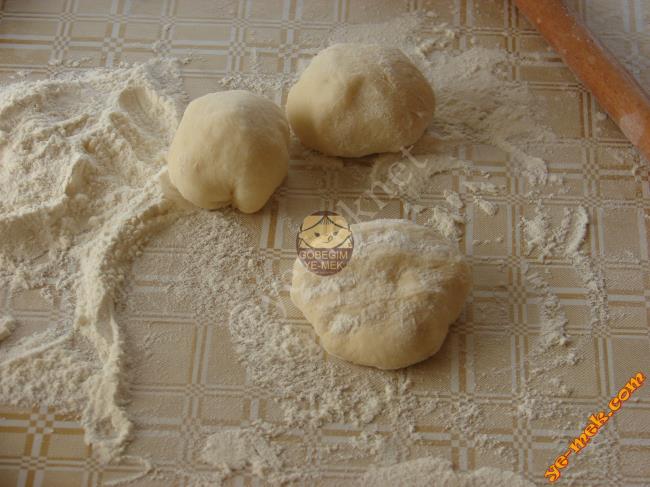 Ev Usulü Kıymalı Lahmacun - Yapılışı (7/16) 