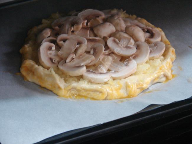 Mantarlı Kaşarlı Ev Pidesi - Yapılışı (14/20) 