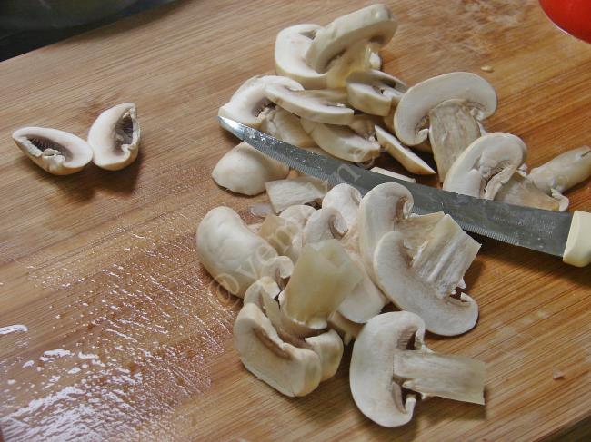 Mantarlı Kaşarlı Ev Pidesi - Yapılışı (2/20) 