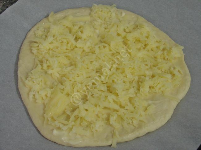 Mantarlı Kaşarlı Ev Pidesi - Yapılışı (9/20) 