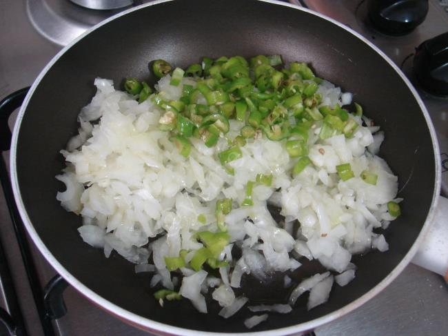 Kıymalı Pide - Yapılışı (2/16) 