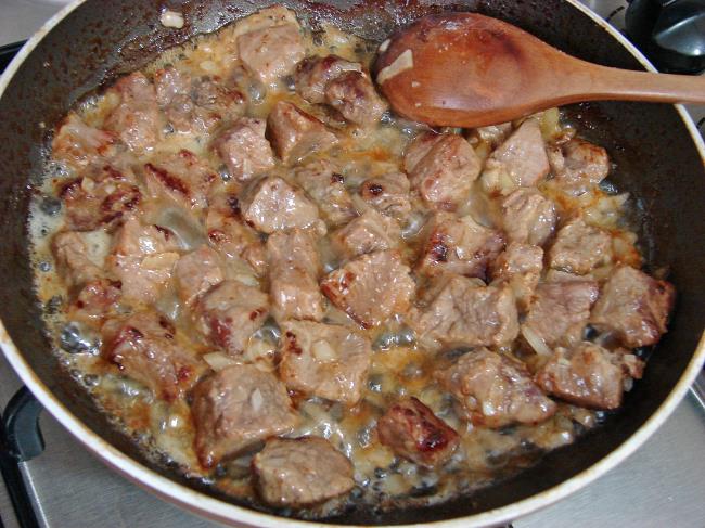 Mantarlı Et Sote - Yapılışı (5/12) 