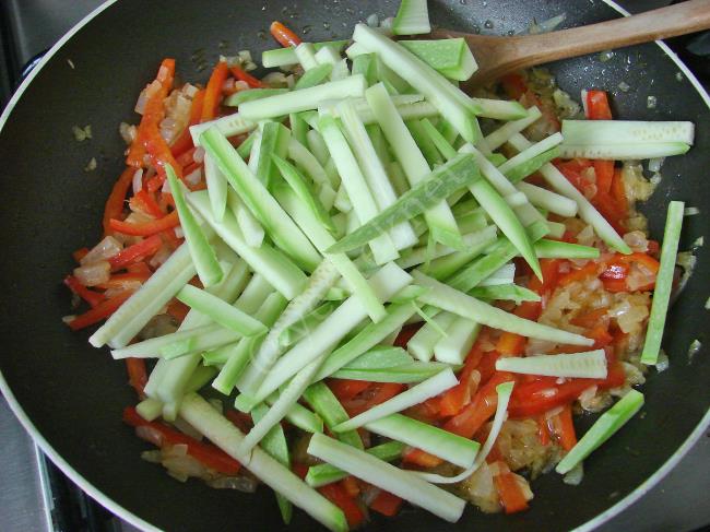 Sebzeli Erişte - Yapılışı (5/12) 