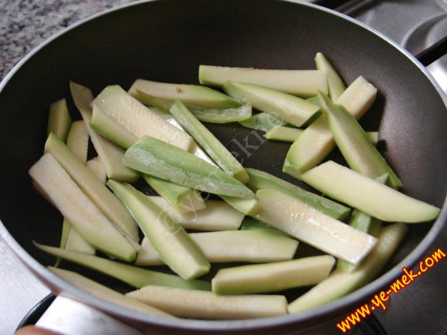 Sebzeli Yoğurtlu Tavuk Salatası - Yapılışı (5/16) 