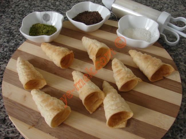 Torpil Pasta Nasıl Yapılır? (12/16) Resimli Yemek Tarifleri