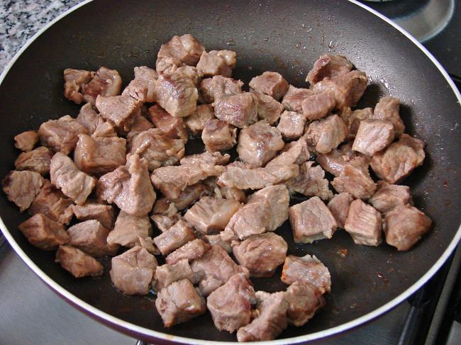 Arpacık Soğanlı Et Kavurma - Yapılışı (5/12) 