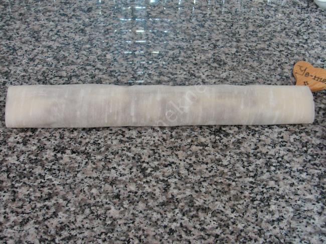 Baklavalık Yufkadan Kıymalı Kol Böreği - Yapılışı (5/12) 