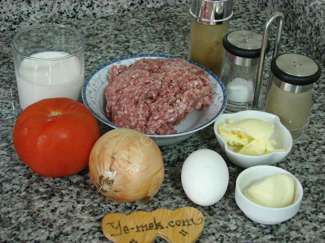 Beşamel Soslu Domatesli Köfte - Yapılışı (1/16) 