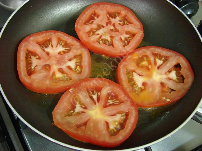 Beşamel Soslu Domatesli Köfte - Yapılışı (8/16) 