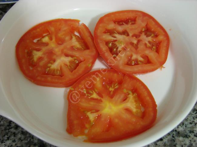 Beşamel Soslu Domatesli Köfte - Yapılışı (9/16) 