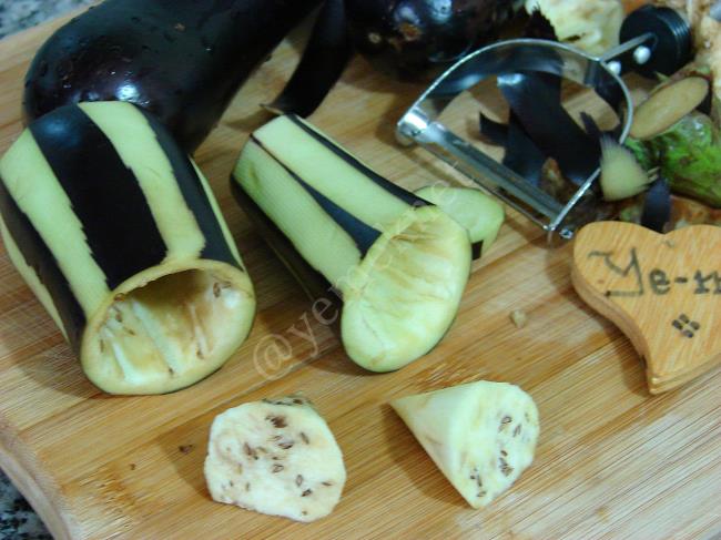 Etli Taze Patlıcan Dolması - Yapılışı (5/12) 