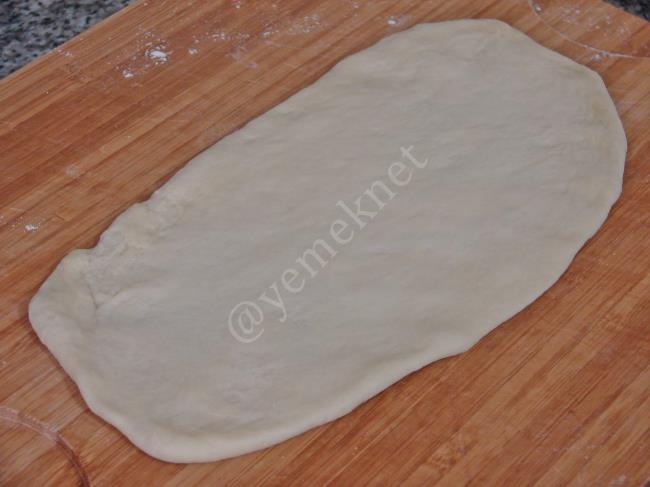 Kıymalı Yumurtalı Karadeniz Pidesi - Yapılışı (7/20) 