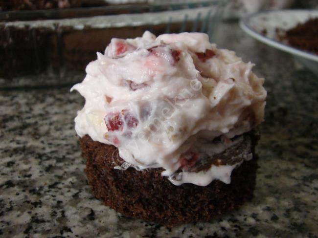 Porsiyonluk Meyveli Köstebek Pasta - Yapılışı (19/24) 