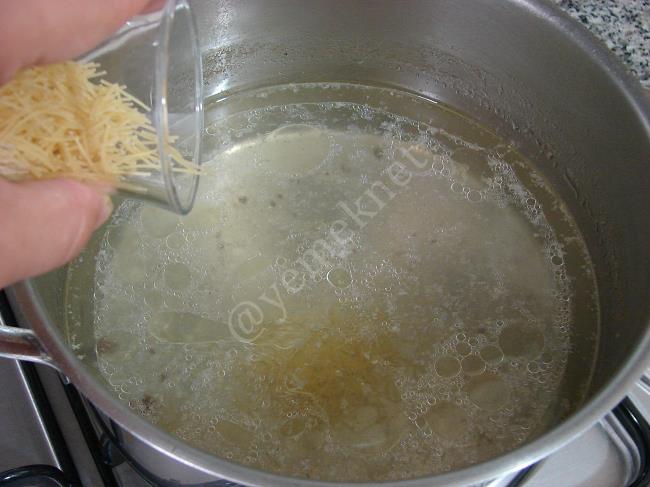 Sebzeli Köy Tavuğu Çorbası - Yapılışı (3/12) 