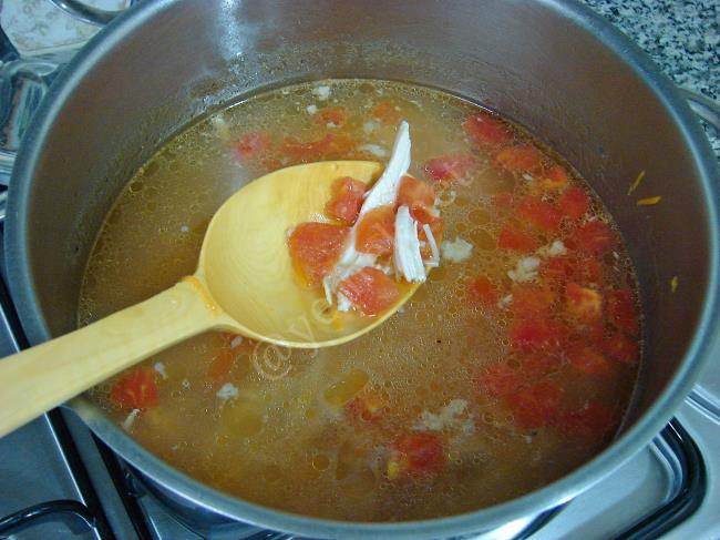 Sebzeli Köy Tavuğu Çorbası - Yapılışı (7/12) 