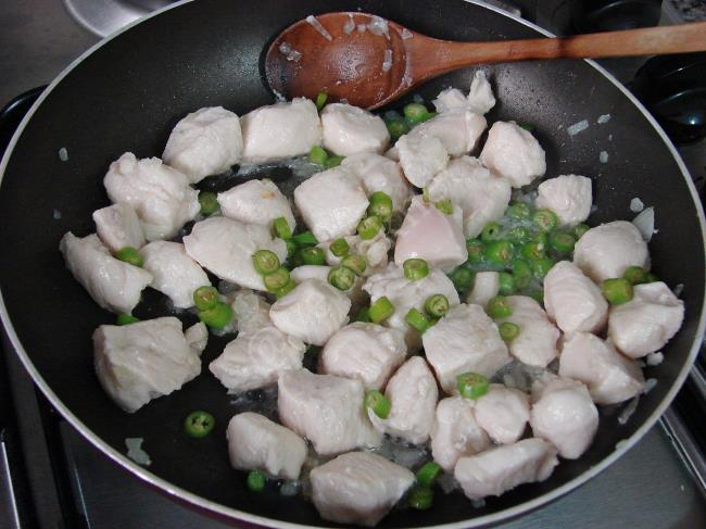 Tavuklu Hünkar Beğendi - Yapılışı (4/16) 